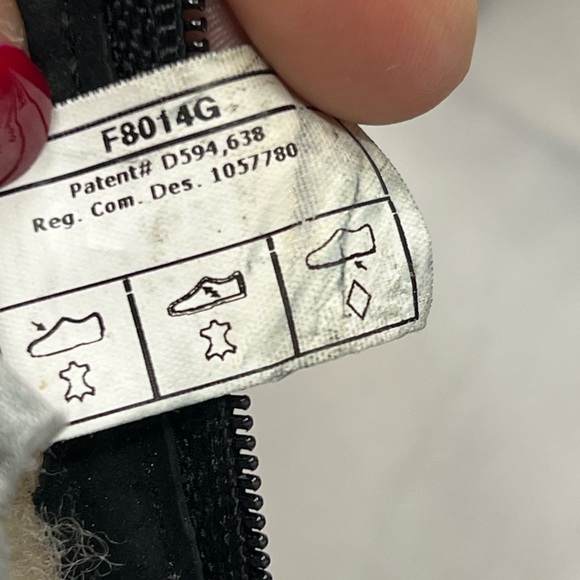 UGG Black Kids Girl Boots US 11 / EU 28 - Picture 8 of 13